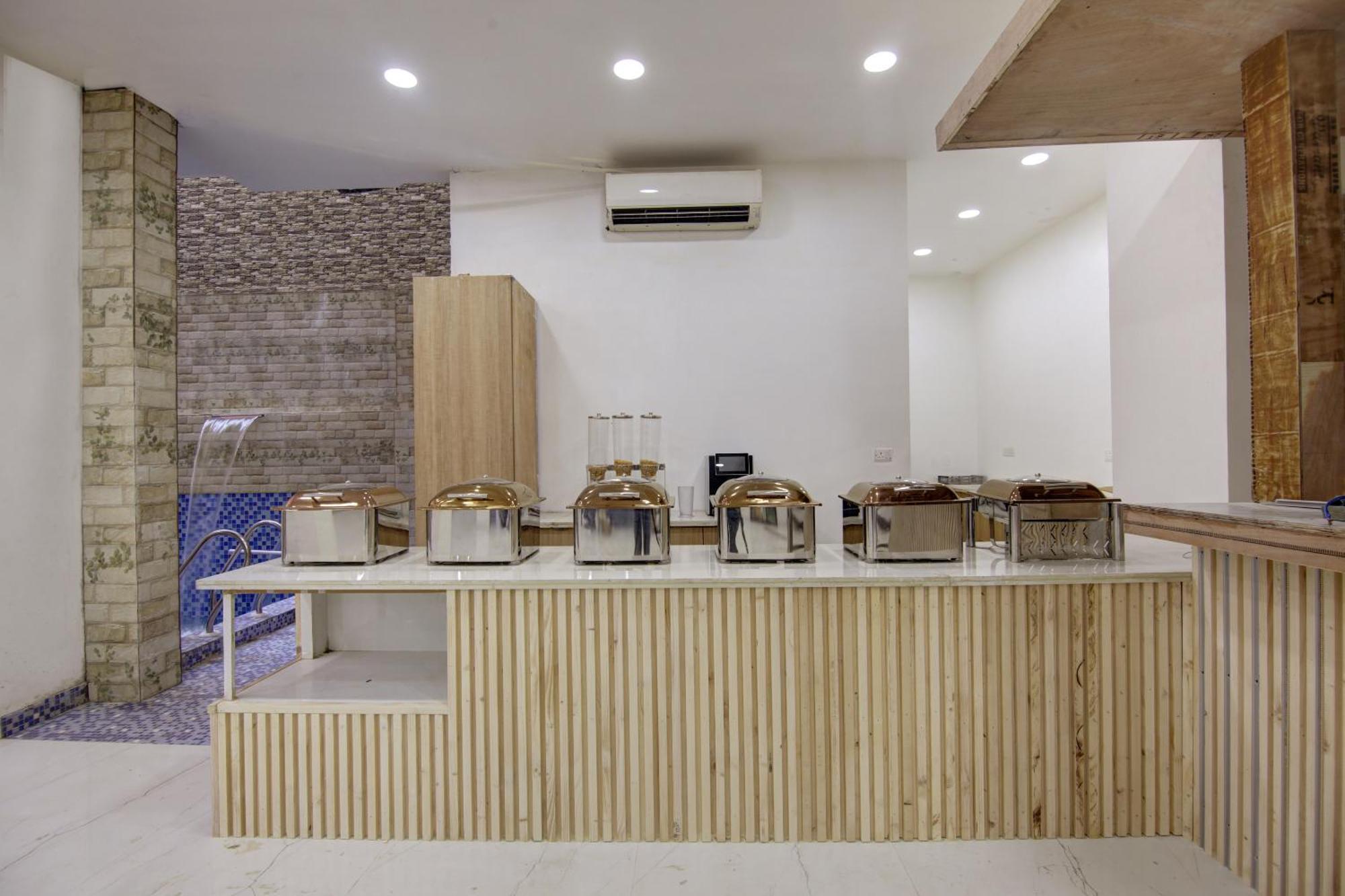古尔冈Anandam Club House公寓式酒店 外观 照片