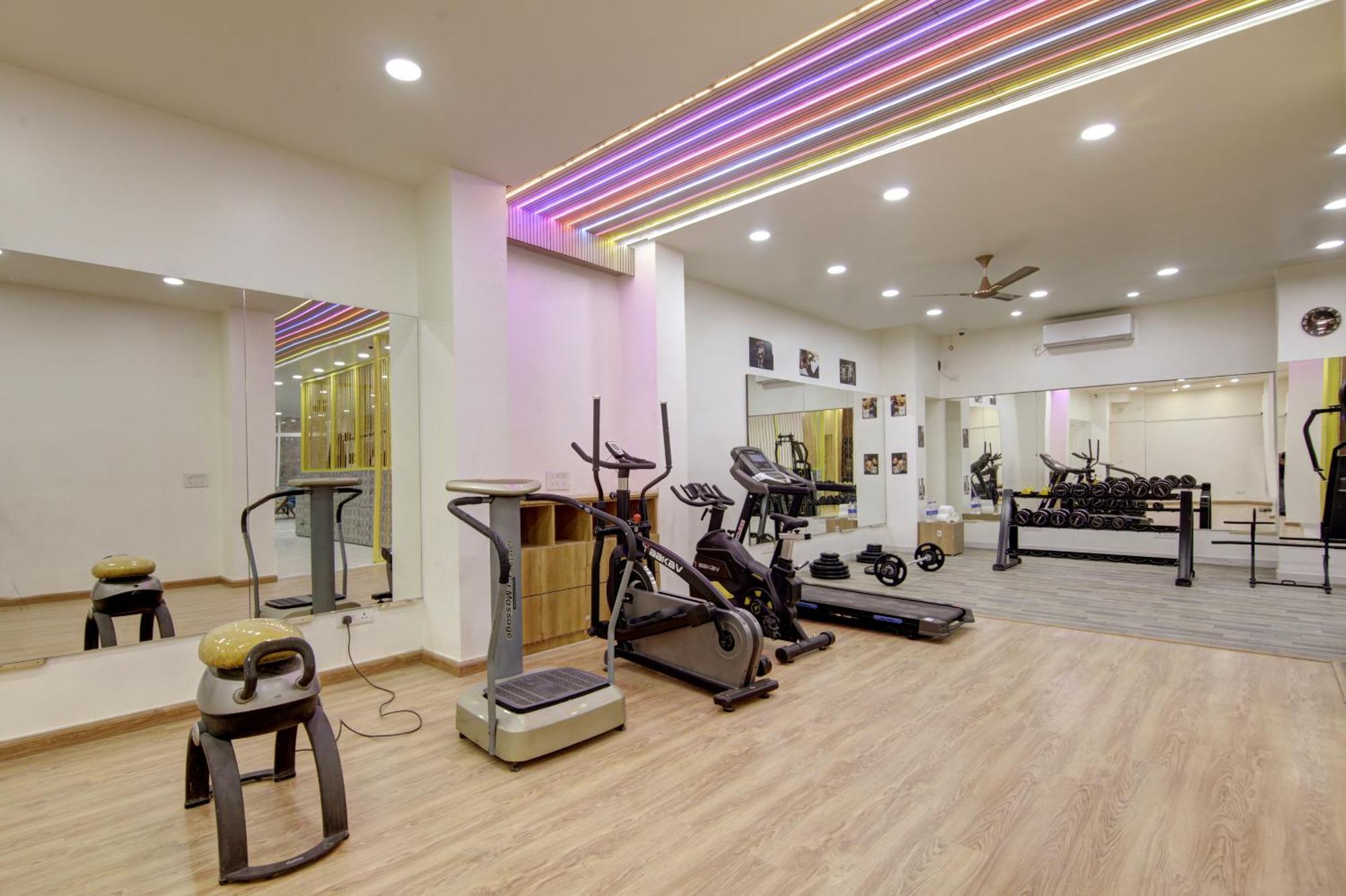 古尔冈Anandam Club House公寓式酒店 外观 照片